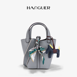 HANGUER I am Not a picotin