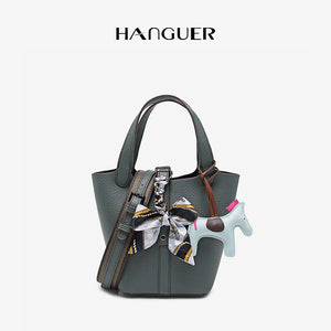 HANGUER I am Not a picotin