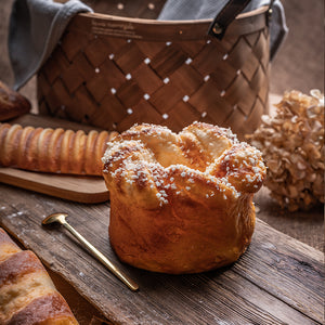 Raca Design - Display Bakery Basket with bread