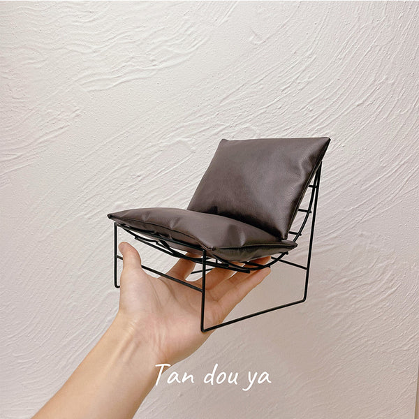 Load image into Gallery viewer, Minimum World x Tandouya 1:6 leather lounge chair
